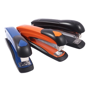 <span class=keywords><strong>Agrafeuse</strong></span> manuelle en métal FOSKA, format compact, sans bourrage, antidérapante, avec extracteur d'agrafes intégré <span class=keywords><strong>pour</strong></span> <span class=keywords><strong>bureau</strong></span>, salle <span class=keywords><strong>de</strong></span> classe et <span class=keywords><strong>bureau</strong></span> - Product Image 1