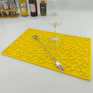 แผ่นรองอุปกรณ์ทำผม PVC สีดำ หลายช่อง กันลื่น กันน้ำมัน สำหรับสถานีทำงานร้านเสริมสวย จัดระเบียบอุปกรณ์จัดแต่งทรงผม - Product Image 2