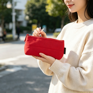 Bolsa de Cosméticos de <span class=keywords><strong>Neopreno</strong></span> para <span class=keywords><strong>Mujer</strong></span>, Diseño de Moda, Precio al por Mayor de Fábrica OEM, Estuche Rojo para Maquillaje y Lápiz Labial con Cierre - Product Image 6