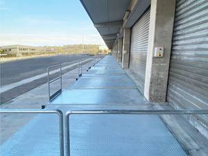 Sistema de Nivelador de Andén Hidráulico de Servicio Pesado TM PEDANE - Modelo BAGDS250B - Familia BAGDS - Capacidad de 6000-9000 kg - Ancho 2000 x Largo 2400+400+400 mm - Product Image 6