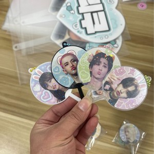 2025 Nuevo diseño K-pop Star Style Mini Hand Fans Personalizable Transparente PVC Plástico para conciertos - Product Image 3