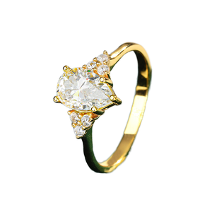 Bague de Fiançailles en Argent Sterling 925 Plaqué Or avec Moissanite D VVS pour Femme – Bijou de Mariage Tendance pour Fêtes et Anniversaires (Vente en Gros) - Product Image 3