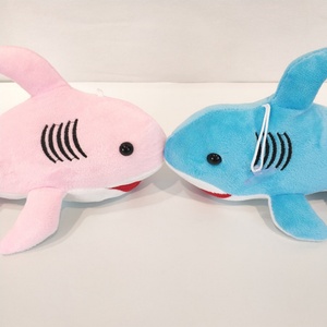 Vente chaude Jouet en peluche requin en coton PP doux et adorable pour bébé, unisexe - Product Image 4