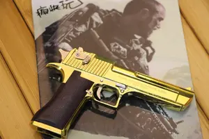 Lilangda 2022 गर्म बिक्री मिनी खिलौना मॉडल अरमा llavero डेजर्ट ईगल बंदूक लघु मॉडल चाबी का गुच्छा खोल धातु शूट नहीं कर सकते