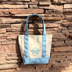 Bolsa de Compras Personalizada con Logotipo Bordado, Mini Bolsa de Lona Reutilizable con Bolsillo para Uso Diario - Product Image 6