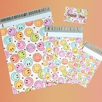 Logo de courrier personnalisé Ecommerce Sacs postaux imprimés Smile Poly Enveloppes Sacs postaux pour l'expédition de vêtements