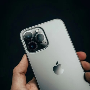 iPhone 11 Pro Usato Grado A+ 99% Nuovo 256GB 4GB RAM Schermo 6.1" 5G Versione USA Sbloccato - Product Image 3