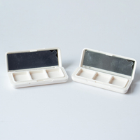 Palette de maquillage vide en plastique blanc mat 3 compartiments 18 mm avec logo personnalisé pour fards à paupières et anticernes, avec miroir