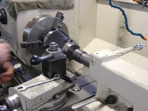 Hochpräzise Schwerlast-Horizontal-Drehmaschine mit Spaltbett, Manuell und CNC-gesteuert, von Chinesischem Hersteller - Product Image 2