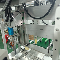 Tube de papier complètement automatique de rendement élevé collant la machine d'assemblage avec le convoyeur
