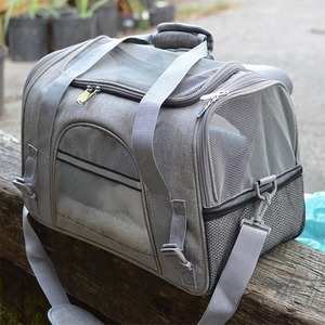 Tas Ransel Hewan Peliharaan Kucing & Anjing Lipat Portabel, Bernapas, dengan Ritsleting, Tali Selempang, untuk Penggunaan di Mobil - Product Image 1