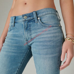 กางเกงผ้ายีนส์ของผู้หญิงวัสดุเกรดสูงอายุการเก็บรักษาที่ยาวนานพื้นผิวที่อุดมสมบูรณ์เหมาะสำหรับความต้องการในชีวิตประจำวันความพึงพอใจอย่างสมบูรณ์แบบรับประกัน - Product Image 5