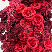 Arche de fleurs artificielles en soie rouge avec structure métallique pour décoration de mariage