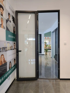 <span class=keywords><strong>Porte</strong></span> d'entrée pivotante <span class=keywords><strong>intérieure</strong></span> moderne Décoration de villa <span class=keywords><strong>Porte</strong></span> pivotante insonorisée en verre trempé double Portes à charnières en aluminium - Product Image 2