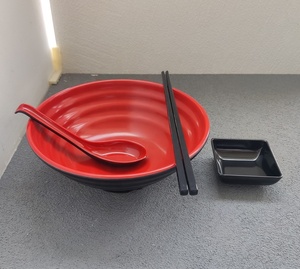 Juego de 4 cuencos de <span class=keywords><strong>ramen</strong></span> japoneses Juego de cuencos de <span class=keywords><strong>ramen</strong></span> de melamina de estilo tradicional de gran capacidad con palillos y <span class=keywords><strong>cuchara</strong></span> - Product Image 2