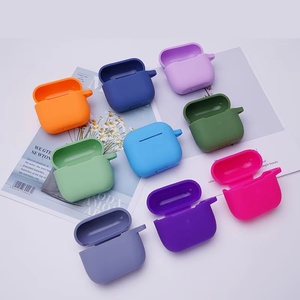 Coque en silicone transparent TPU Laudtec 2nd 3rd & 4th Gen pour AirPods 1 2 3 & 4 Compatible avec les Air Pods et les écouteurs Airpods Pro - Product Image 5