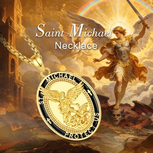 Collar de San Miguel Chapado en Oro de 18K al por Mayor con Borde de Esmalte Negro, Colgante Religioso de Protección del Arcángel de Doble Cara para Hombres - Product Image 6