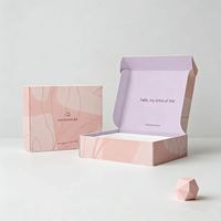 Boîtes d'expédition en carton ondulé recyclables à faible MOQ avec logo, vertes, pour chaussures et vêtements, avec doublure en éponge gaufrée pour petites entreprises
