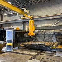 Machine de découpe à pont CNC 5 axes pour plan de travail/carrelage/dalle en quartz, granito, marbre, pierre, graveur de pierre Xianda