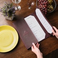 Porte-menu en cuir personnalisable à trois panneaux