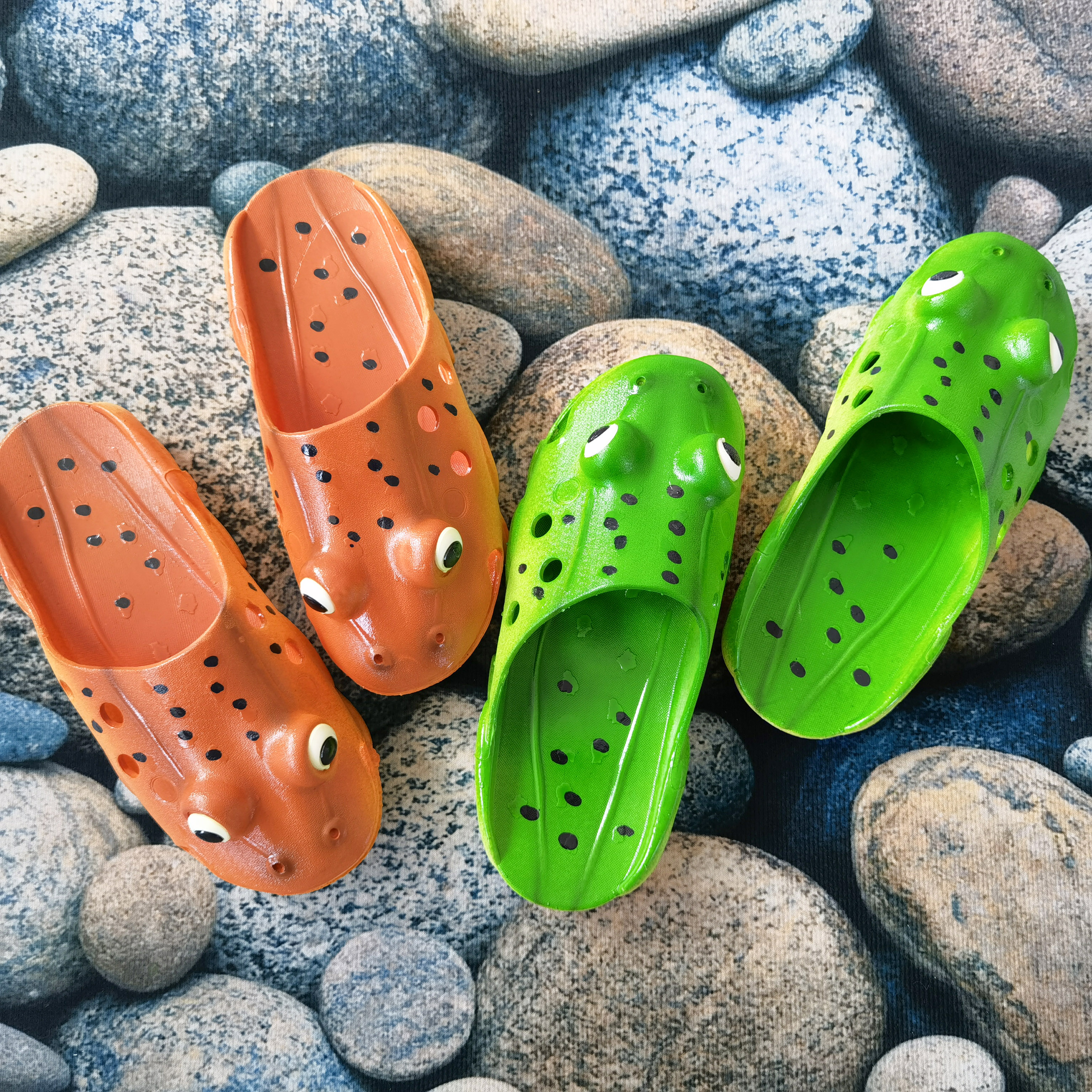 Детские тапочки с трехмерной аппликацией в виде мультяшной лягушкой, шлёпанцы для женщин