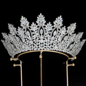 LUOXIN Couronne <span class=keywords><strong>de</strong></span> mariée <span class=keywords><strong>de</strong></span> luxe style baroque, grande diadème <span class=keywords><strong>de</strong></span> reine en zircon <span class=keywords><strong>de</strong></span> haute qualité pour mariage et fête - Product Image 1