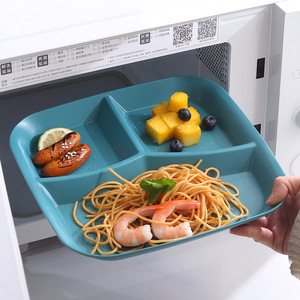 Assiette carrée en plastique à trois compartiments pour usage domestique, idéale pour le petit-déjeuner, les nouilles, les noix, le déjeuner, les portions individuelles. - Product Image 3