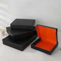 Paquet de grandes boîtes postales ondulées noires mates Boîte d'expédition noire