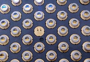 905nm-940nm 940nm400mw nhà máy bán khác nhau Multimode hồng ngoại vuông tại chỗ chất lượng cao <span class=keywords><strong>400mW</strong></span> <span class=keywords><strong>Laser</strong></span> <span class=keywords><strong>diode</strong></span> - Product Image 5