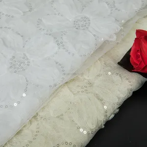 Weiße Blumen 3D Pailletten Spitze Stoff Glitter Stickerei Tüll Stoff Strukturierte Hochzeits kleid Stoff