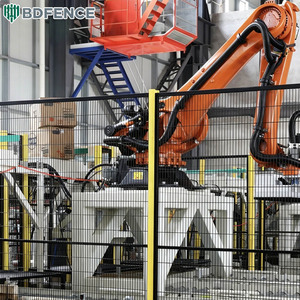 Clôture robotisée de fabrication exquise, barrière modulaire en treillis galvanisé, design luxueux pour zones industrielles de haut niveau - Product Image 4