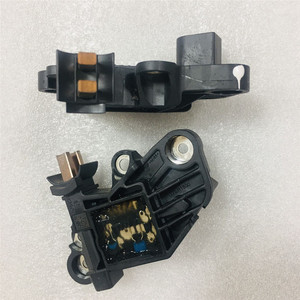 Reguladores Originales Bosch de 14V 0272220839 0272220809 1986AE0024 para <span class=keywords><strong>Mercedes</strong></span> <span class=keywords><strong>Benz</strong></span> <span class=keywords><strong>C180</strong></span> E200 E260, Piezas de <span class=keywords><strong>Alternador</strong></span> - Product Image 2