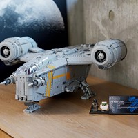 4453 PCS STEM Giant Razor Ship Model DIY Kit pour enfants avec lumières LED avec d'énormes canons de pont et de l'espace