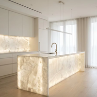 Grande dalle de quartzite naturelle translucide rétroéclairée Branco Cristal du Brésil pour mur d'accentuation de luxe, plan de travail de cuisine et sol