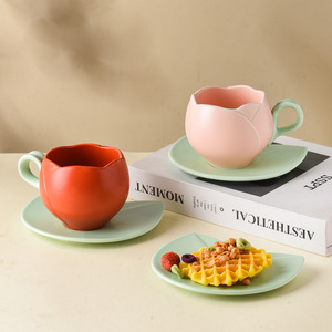 Elegante <span class=keywords><strong>Taza</strong></span> de Café de Cerámica con Relieve 3D Pintado a Mano, Diseño de Tulipán Rosa, con Platillo, Ideal para Regalo - Product Image 3