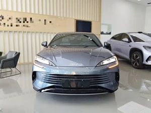 Auto Usado 2025, Gran Oferta, BYD Seal 07 DM-i, Carga Rápida, Sedán de 4 Puertas y 5 Plazas, Volante a la Izquierda, Mejor Precio, Eléctrico de Alta Gama, Autonomía de 601-700 km - Product Image 2