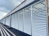 Volets extérieurs modernes horizontaux en alliage d'aluminium sur mesure avec commande automatique/manuelle