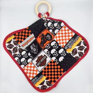 Khăn tắm mềm mại bằng tre in hình hoạt hình, chất liệu vải tre, hộp quà bí ẩn dễ thương kèm móc treo gỗ - Product Image 5