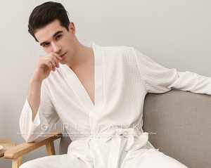 Accappatoio in Tessuto Waffle 100% Poliestere di Alta Qualità per Coppie Lunghezza al Ginocchio Estivo Autunnale Primaverile Asciugatura Rapida Scollo a V - Product Image 5