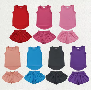 Conjunto de Shorts Deportivos de Yoga para Niñas en Color Negro Sólido - Product Image 1