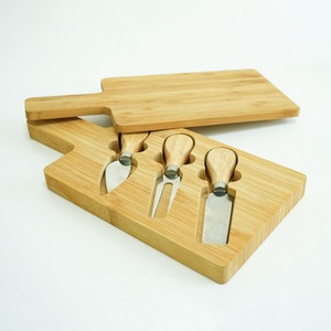 Ensemble de planches à fromage en bambou avec couteau, fourchette et cuillère 30x14x3 cm, antidérapant, antibactérien, pour servir le fromage - Product Image 5