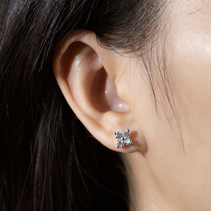Boucles d'oreilles fleur en or blanc 9 carats avec diamants ronds pour femmes Messi Jewelry MSE-902 - Product Image 5