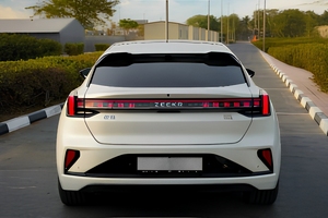 ZE EKR 001 AWD 2024, Vehículo Eléctrico de Lujo - Product Image 2