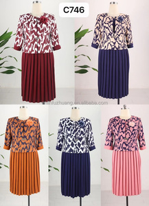 Ensemble de costumes roses à motif vague d'eau, longueur genou, pour femmes grandes tailles, idéal pour l'église - Product Image 6