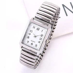 Reloj de Pulsera Elíptico con Correa de Resorte D-06019, Reloj de Cuarzo Digital Grande y Clásico para Hombre Mayor, Ideal para Regalos - Product Image 3