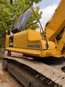 Pelleteuse hydraulique sur chenilles Komatsu de 31 tonnes d'occasion, moyenne-grande, à bas prix, en vente Utilisation de l'infrastructure PC200 PC220 PC240 PC350 PC360 - Product Image 4
