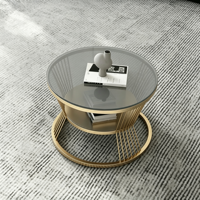 Table basse ronde en verre de style nordique pour le salon, design décoratif moderne et luxueux