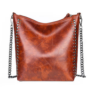 Bolso de Mano de Cuero PU para Mujer, Color Sólido, Impermeable, con Remaches, Bolso de Hombro, Bolso Cruzado con Cremallera, para Todas las Temporadas - Product Image 6