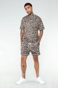 KY leopardo estampado cuello redondo Oversize Fit manga corta Camiseta Streetwear camiseta y pantalones cortos conjunto <span class=keywords><strong>ropa</strong></span> <span class=keywords><strong>de</strong></span> hombre 2023 - Product Image 6