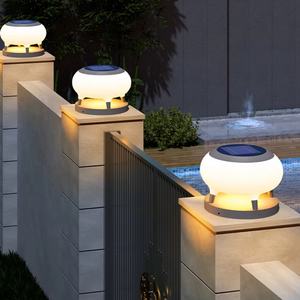 Lampe solaire pour poteau de clôture, pour jardin, pelouse extérieure, portail de villa - Étanche IP67, alimentée par batterie - Product Image 1